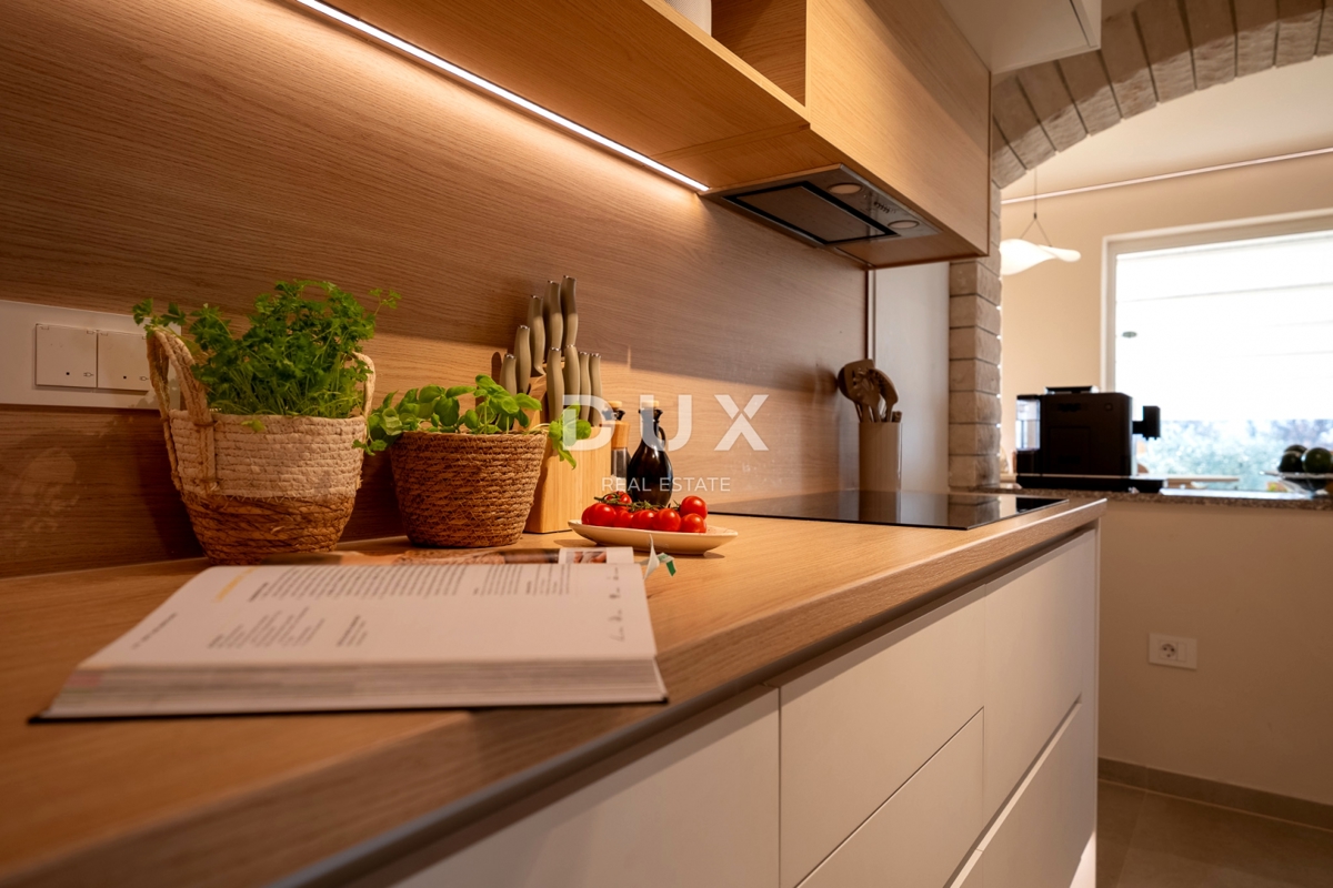 ISTRA, POREČ - Hiša s prostornim vrtom