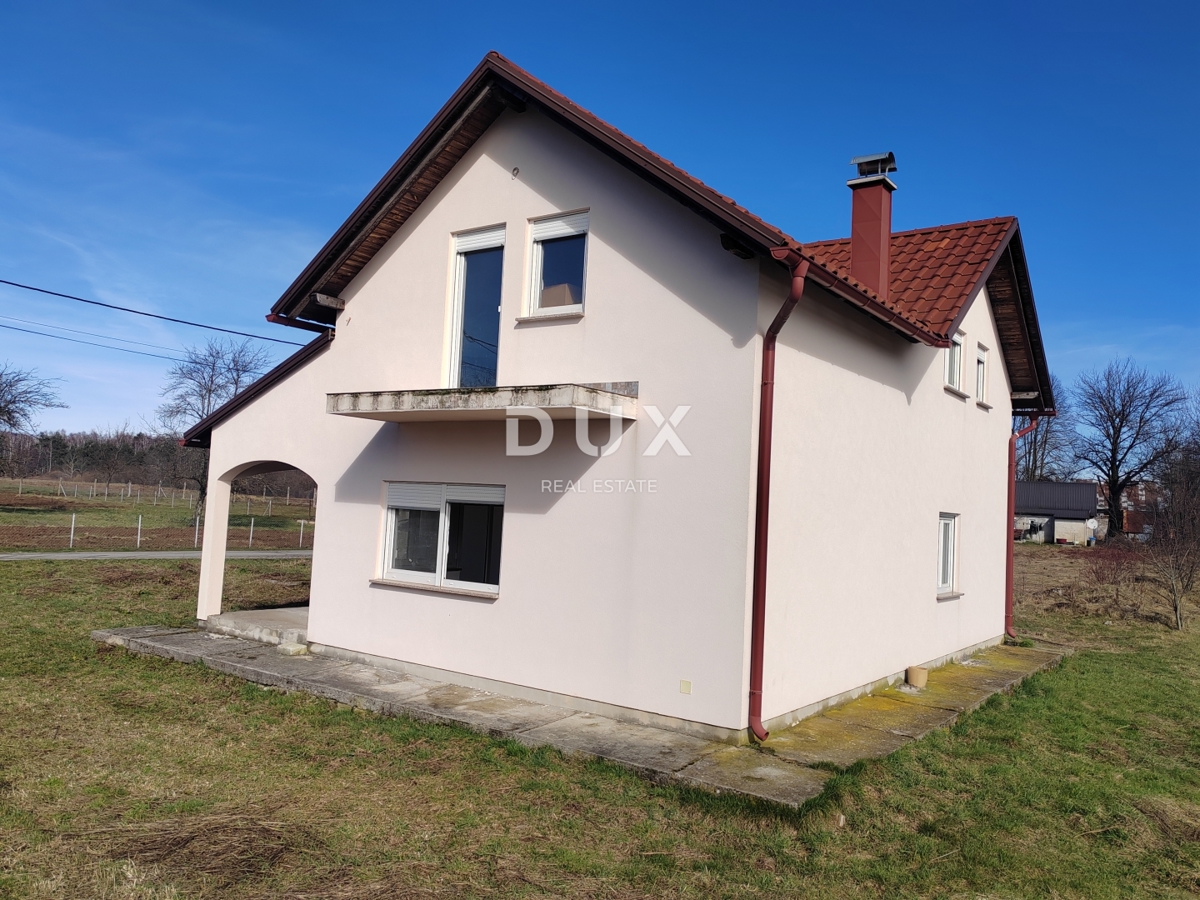 GOSPIĆ - Samostojna hiša s prostornim vrtom in obdelovalnim zemljiščem