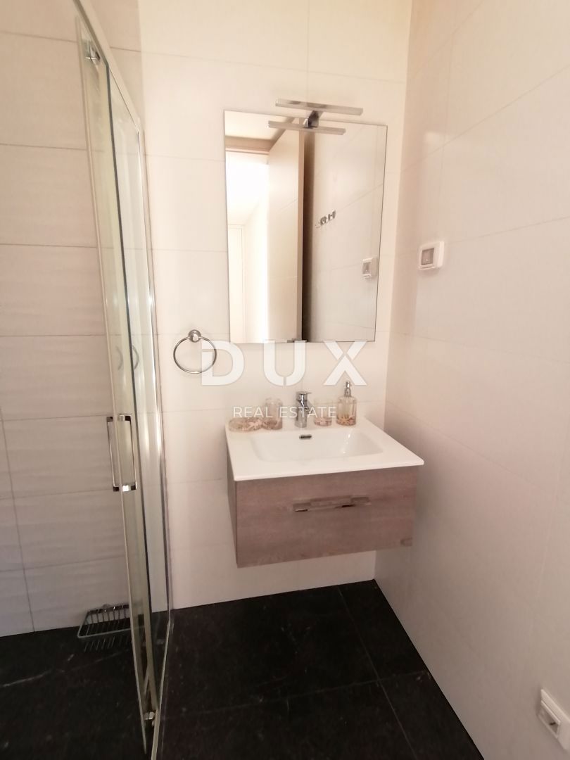 ISTRA, PJEŠČANA UVALA - Luksuzno stanovanje s 3 spalnicami in dnevno sobo velikosti 200 m2, prva vrsta do morja!