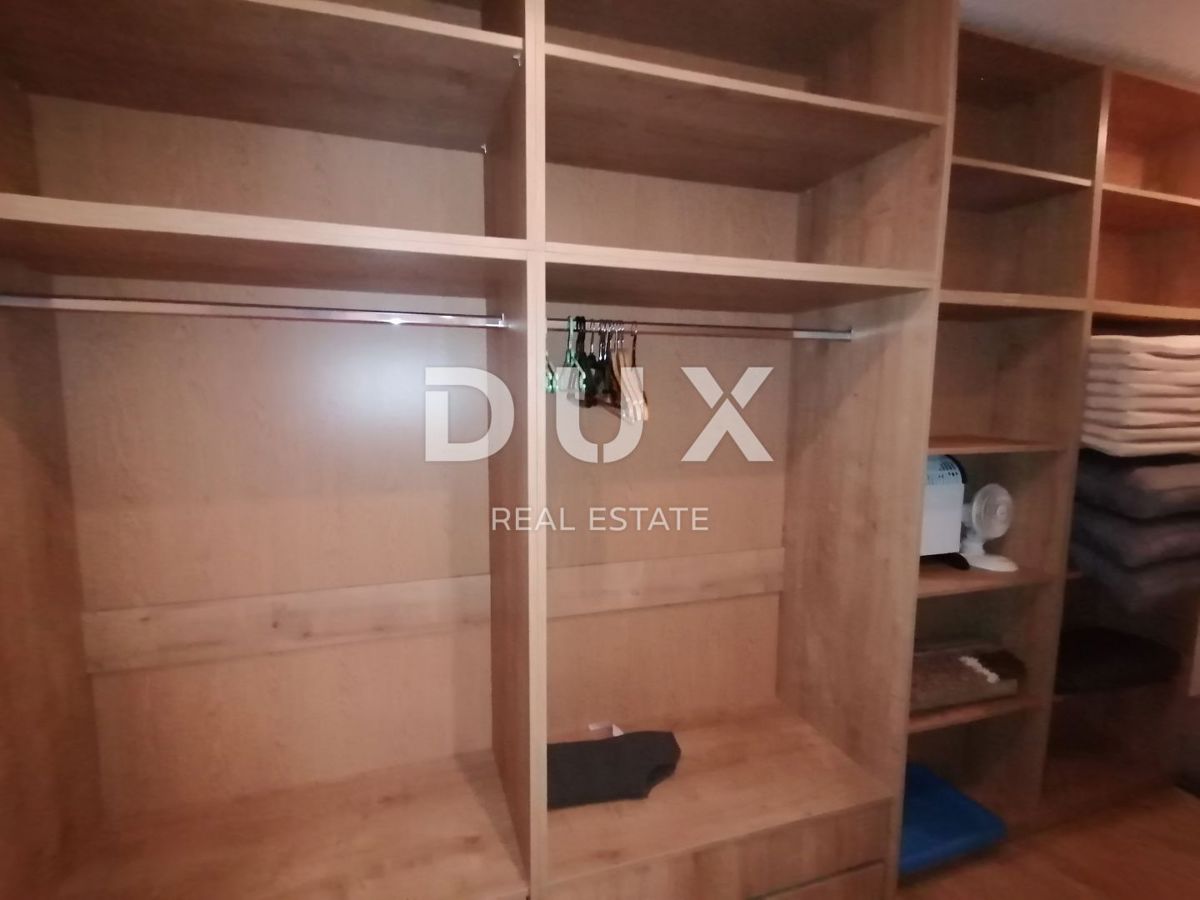 ISTRA, PJEŠČANA UVALA - Luksuzno stanovanje s 3 spalnicami in dnevno sobo velikosti 200 m2, prva vrsta do morja!