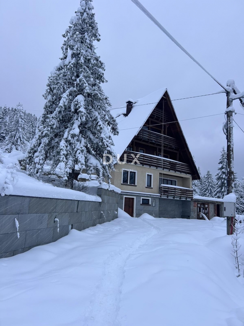 Hiša Ravna Gora, 380m2