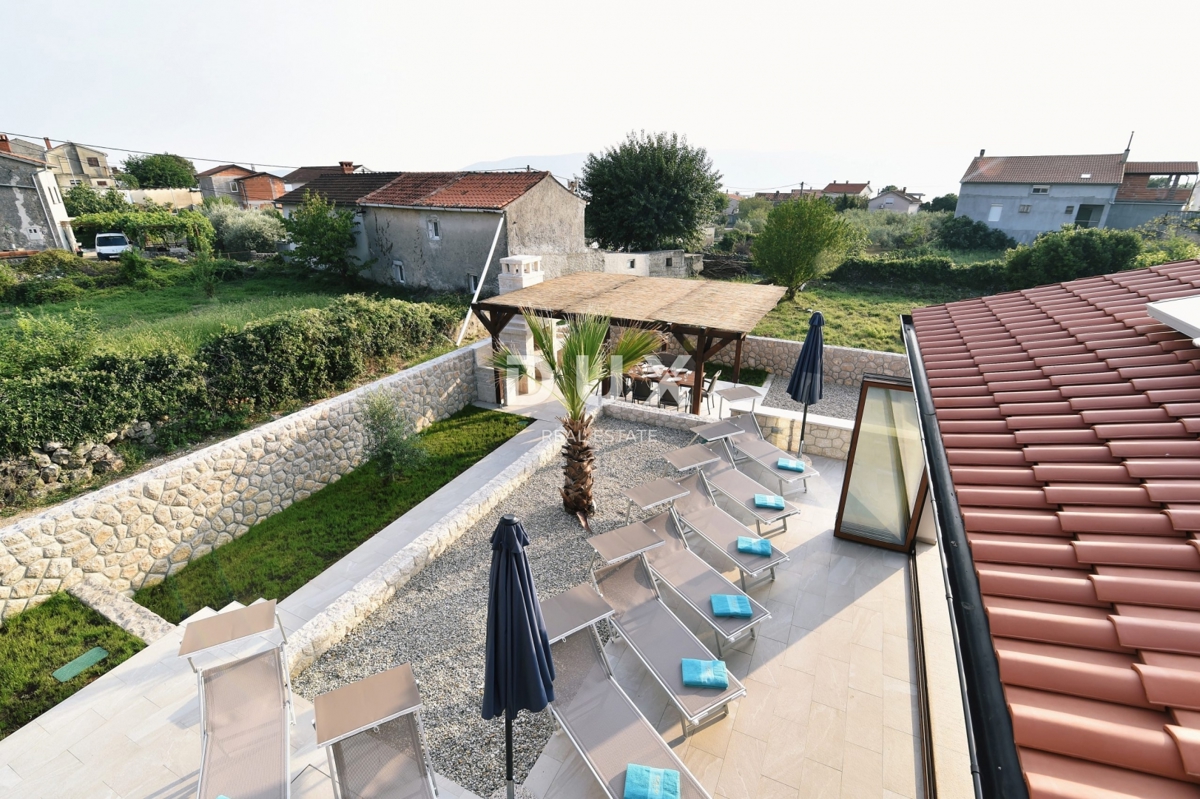 Hiša Brzac, Krk, 350m2