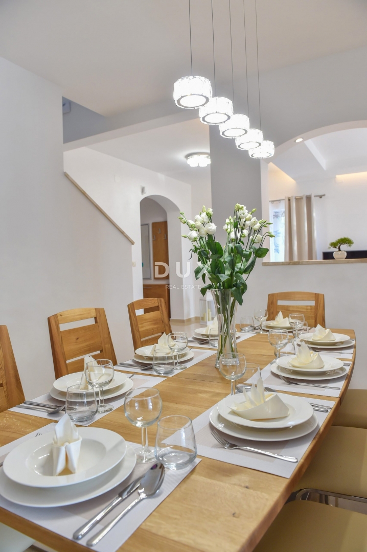 Hiša Brzac, Krk, 350m2