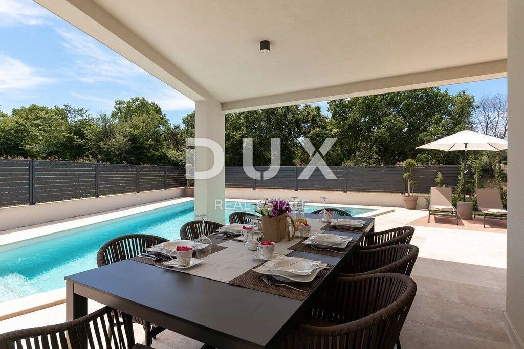 ISTRA, POREČ - Luksuzna moderna hiša z bazenom in strešno teraso s pogledom na morje