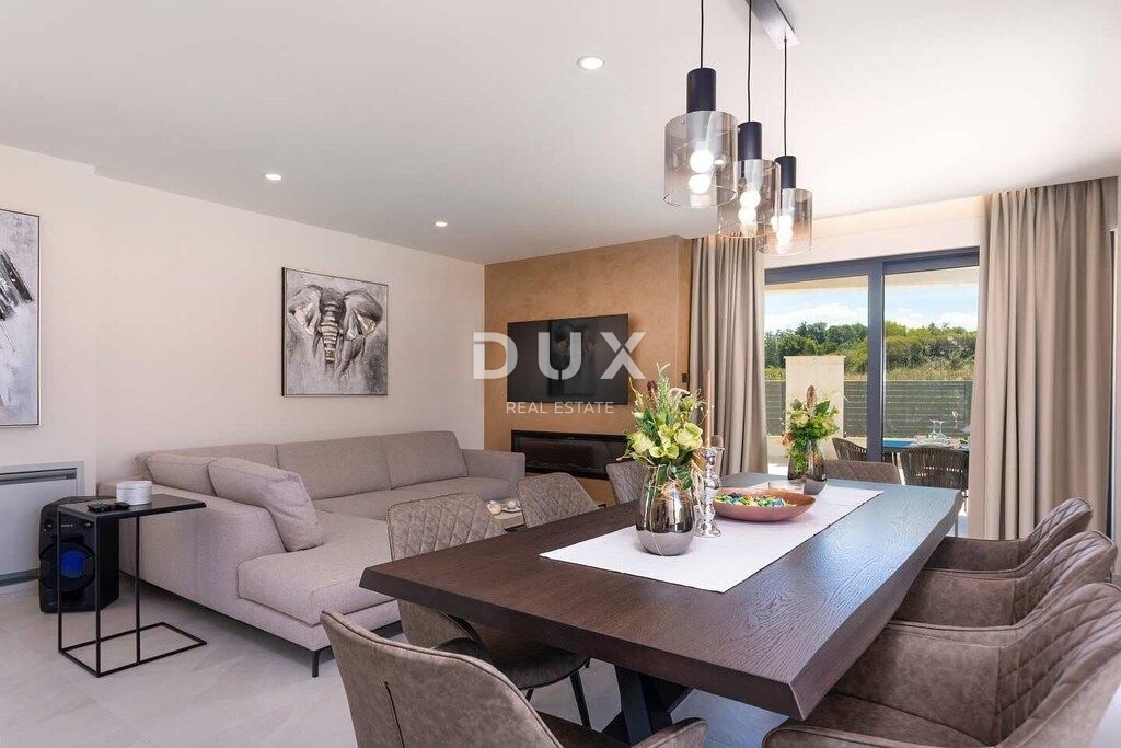 ISTRA, POREČ - Luksuzna moderna hiša z bazenom in strešno teraso s pogledom na morje