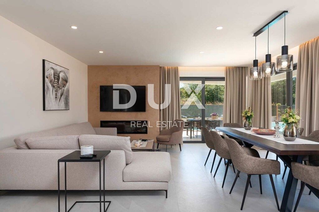 ISTRA, POREČ - Luksuzna moderna hiša z bazenom in strešno teraso s pogledom na morje