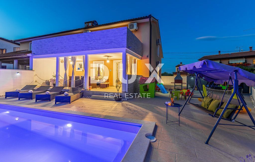 ISTRA, MARČANA - Novo obnovljena hiša z bazenom