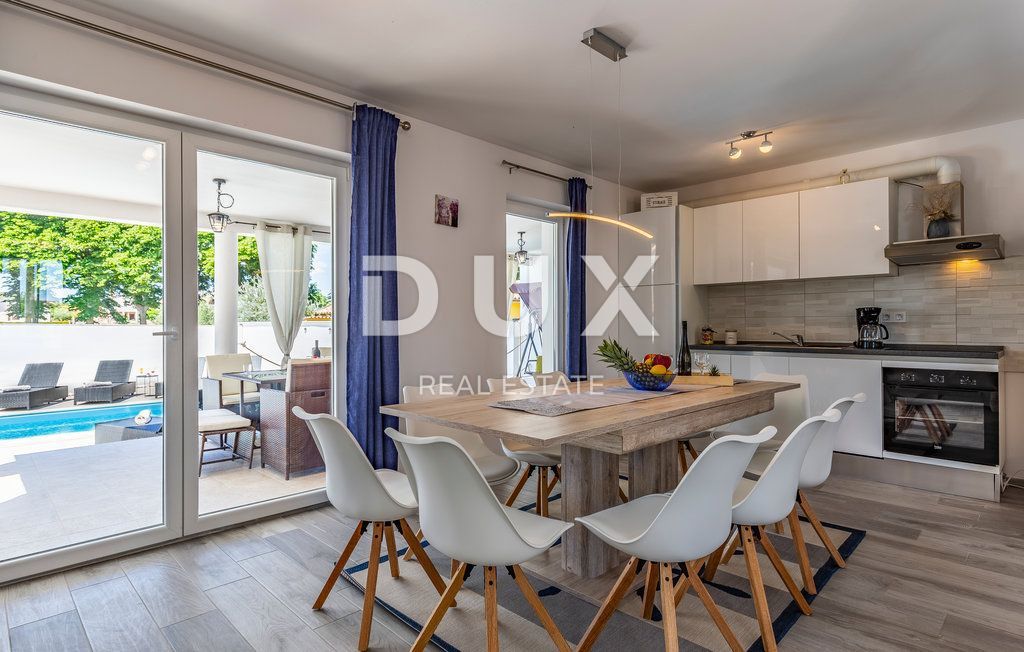 ISTRA, MARČANA - Novo obnovljena hiša z bazenom