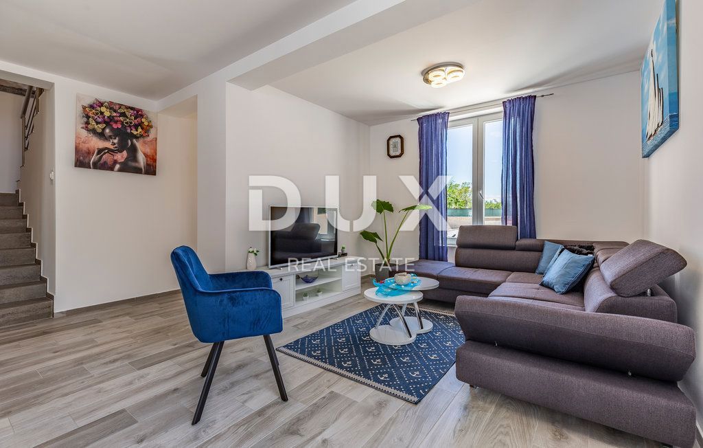 ISTRA, MARČANA - Novo obnovljena hiša z bazenom