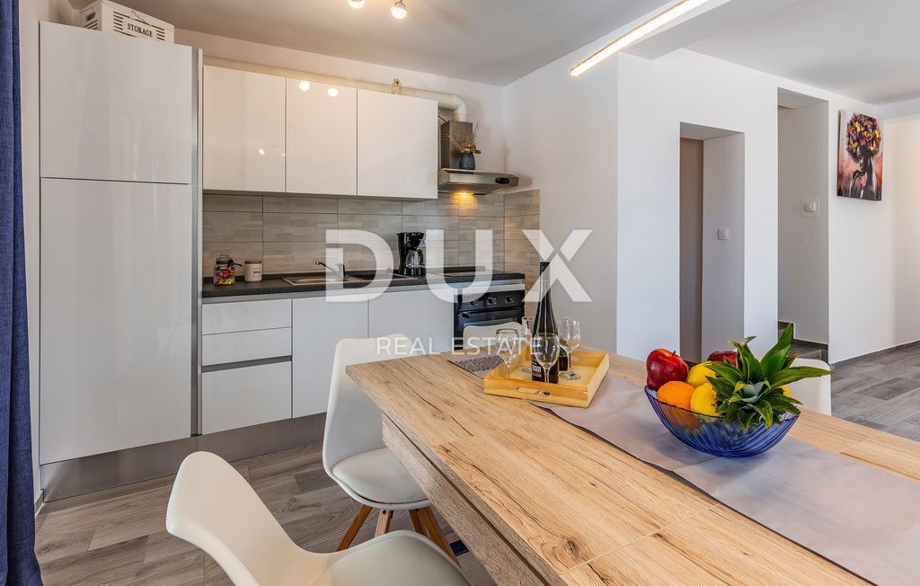 ISTRA, MARČANA - Novo obnovljena hiša z bazenom