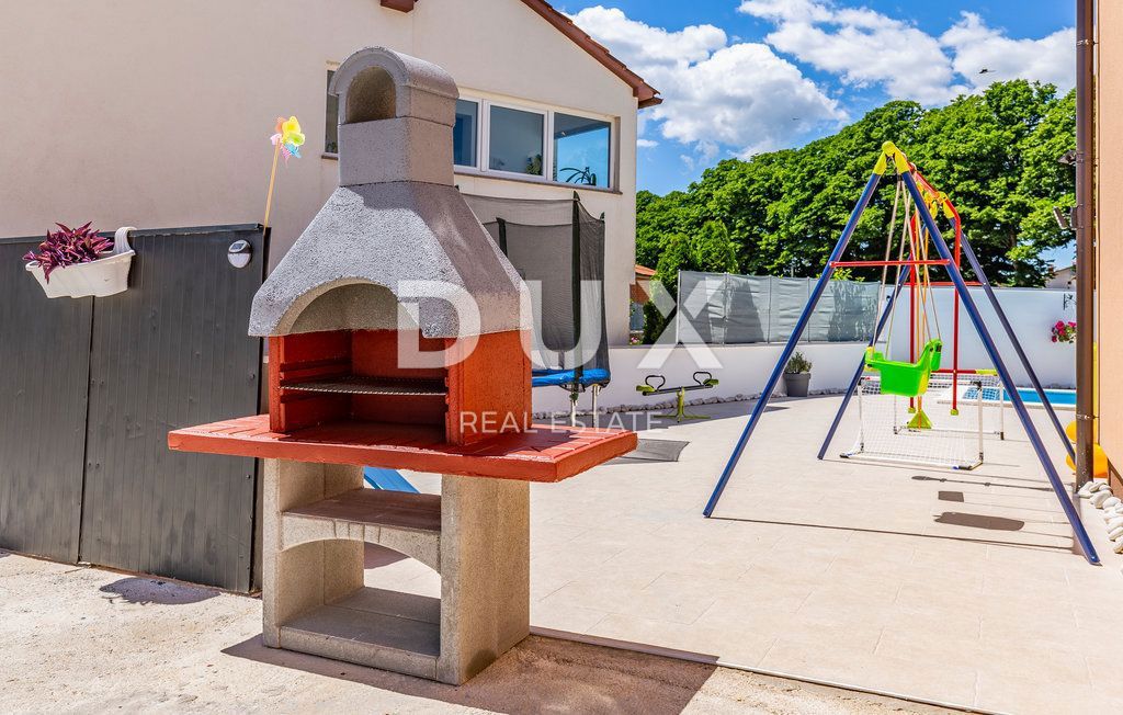 ISTRA, MARČANA - Novo obnovljena hiša z bazenom