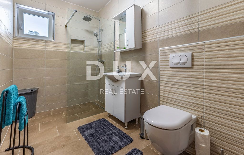 ISTRA, MARČANA - Novo obnovljena hiša z bazenom