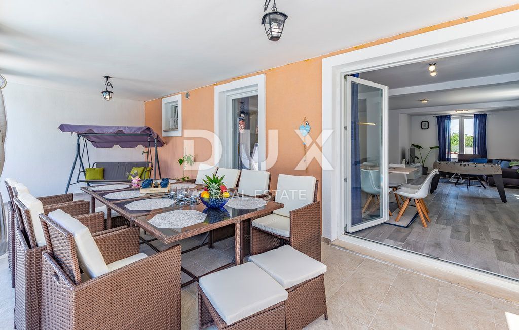 ISTRA, MARČANA - Novo obnovljena hiša z bazenom