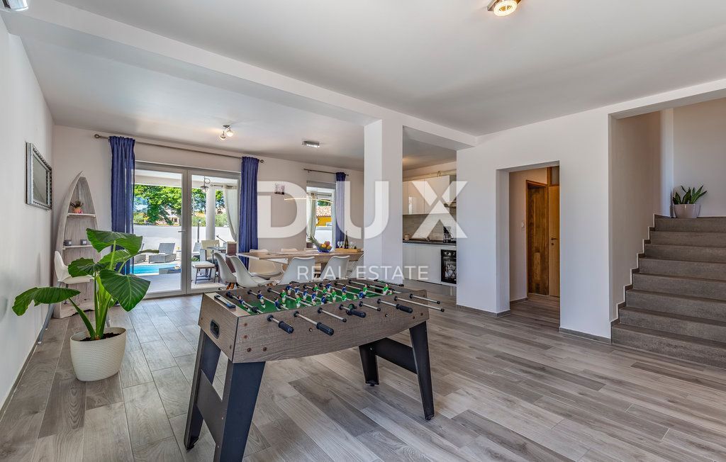 ISTRA, MARČANA - Novo obnovljena hiša z bazenom