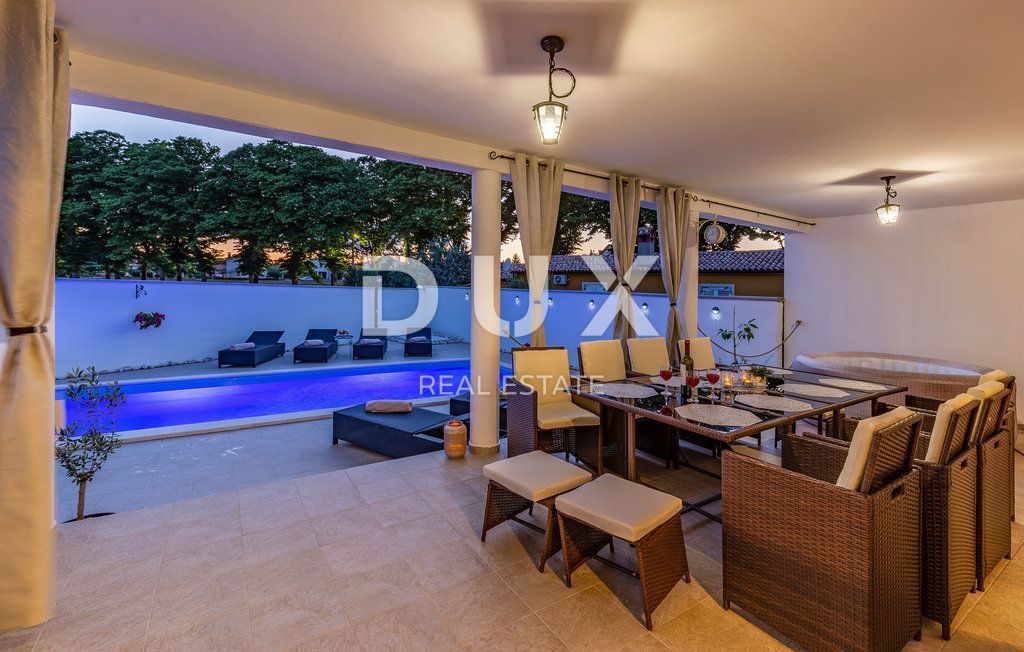 ISTRA, MARČANA - Novo obnovljena hiša z bazenom