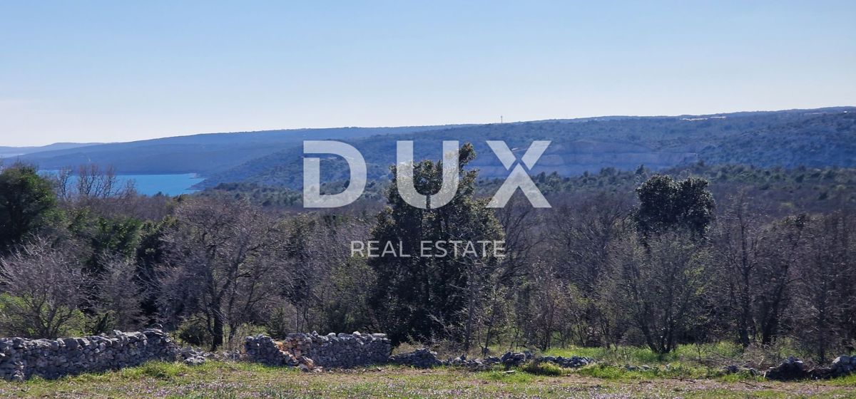 ISTRA, RABAC - Prostorno gradbeno zemljišče z gradbenim dovoljenjem - Pogled na morje!