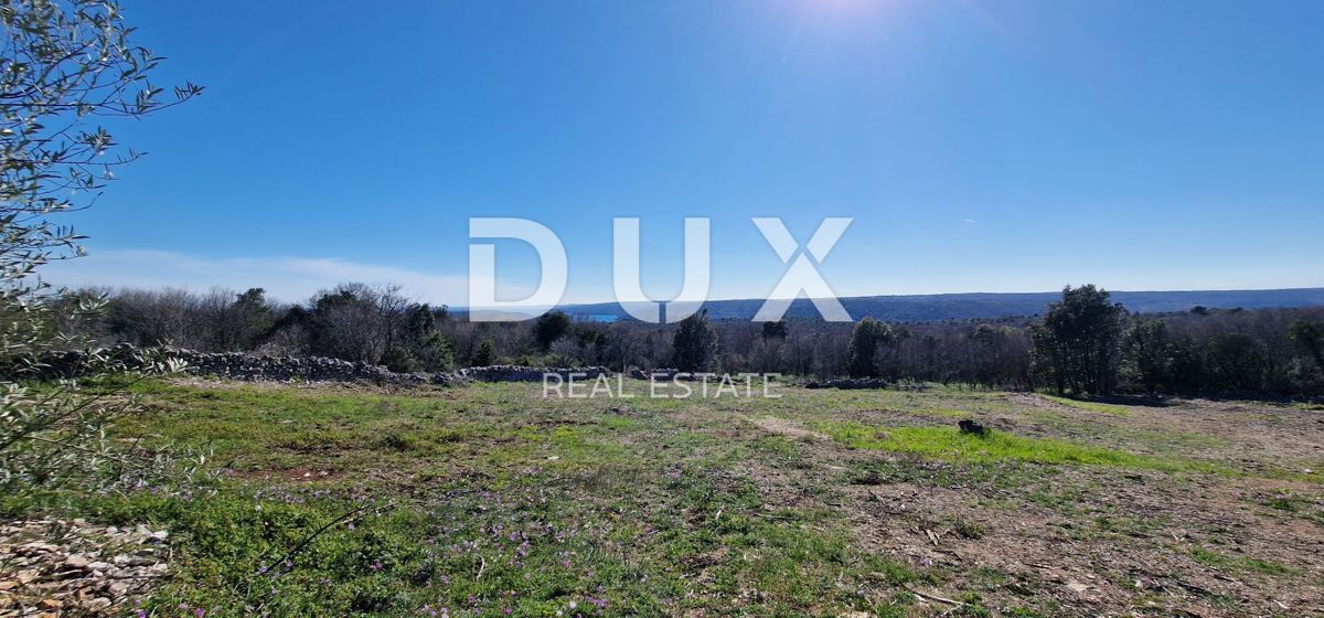 ISTRA, RABAC - Prostorno gradbeno zemljišče z gradbenim dovoljenjem - Pogled na morje!