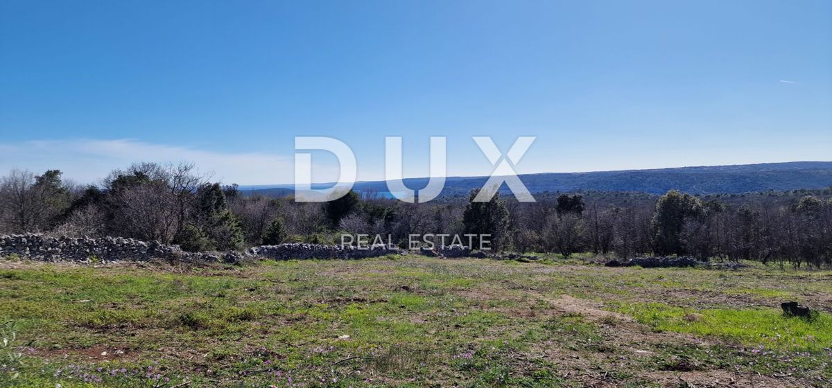 ISTRA, RABAC - Prostorno gradbeno zemljišče z gradbenim dovoljenjem - Pogled na morje!