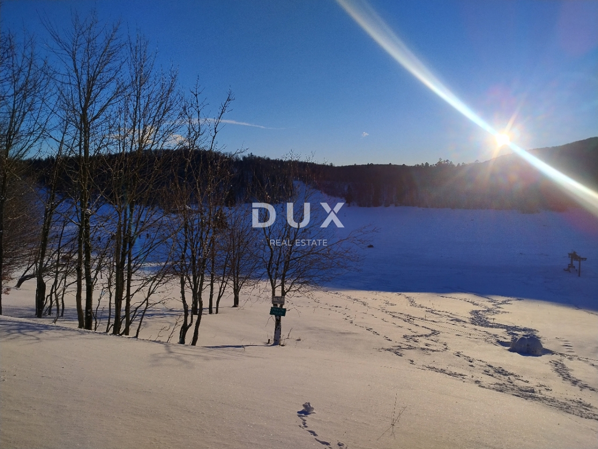 RIJEKA, PODHUM - zemljišče 6300 m2 Smučarski center Platak