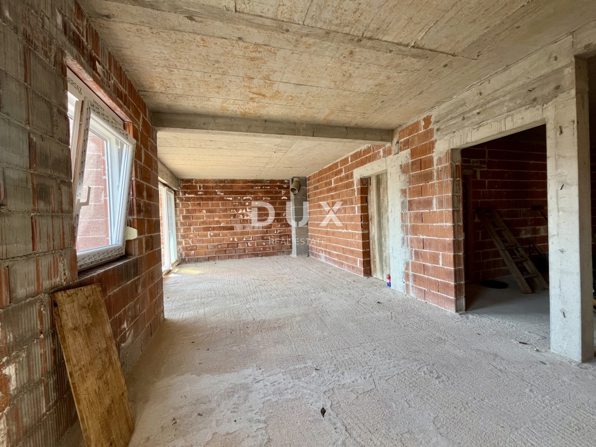 RIJEKA, SRDOČI - Novogradnja s 3 spalnicami in dnevno sobo z balkonom