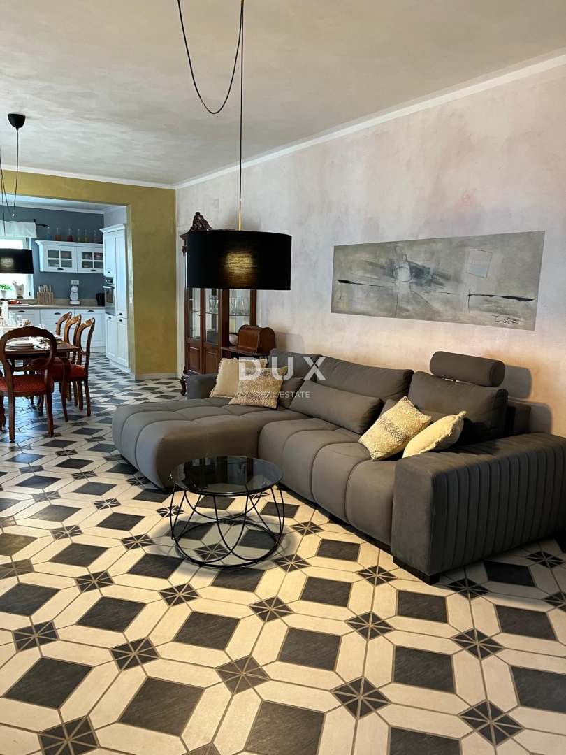 ISTRA, LABIN - Hiša z bazenom na mirni lokaciji