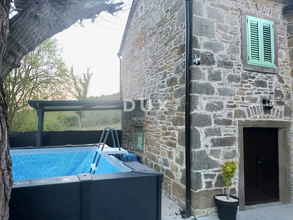 OSREDNJA ISTRA - *PRILOŽNOST* Popolno zatočišče v srcu Istre - pristna kamnita lepotica z novo dušo