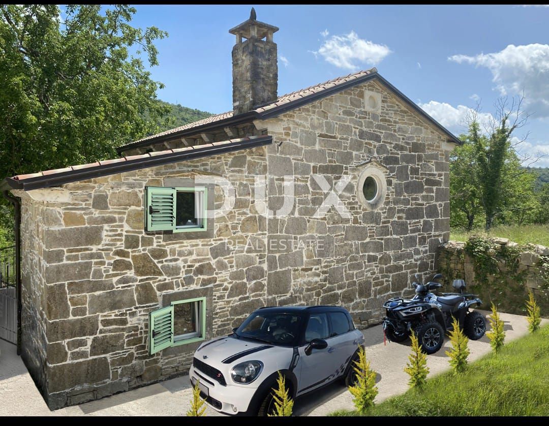 OSREDNJA ISTRA - *PRILOŽNOST* Popolno zatočišče v srcu Istre - pristna kamnita lepotica z novo dušo