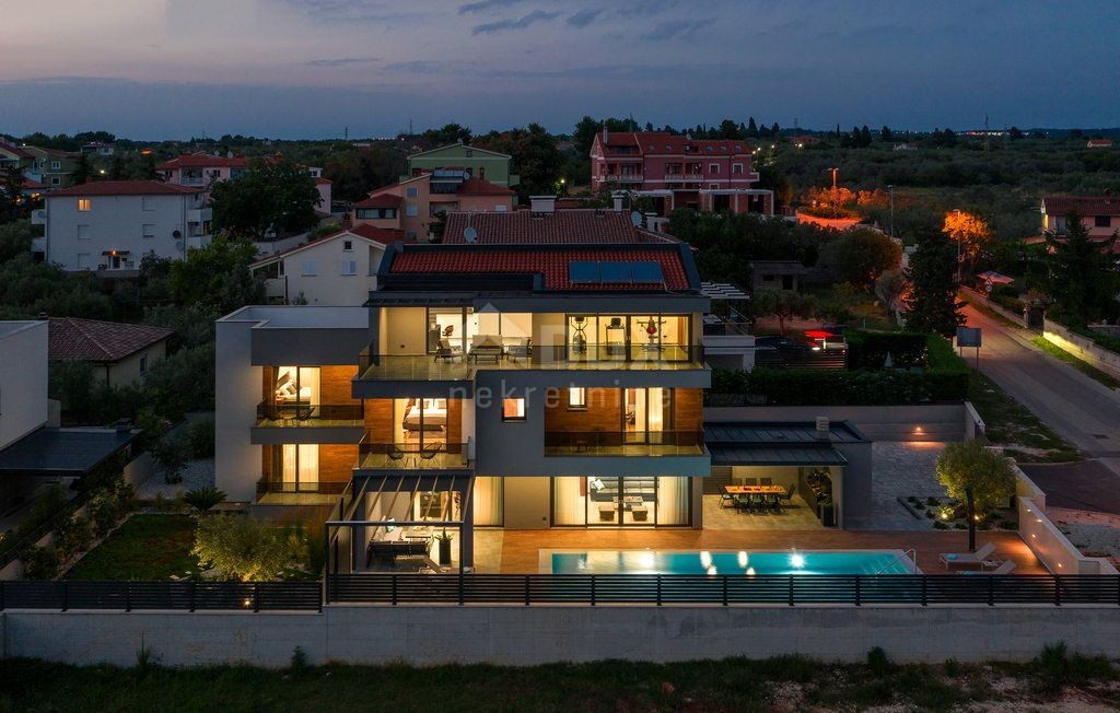 Fažana, 350m2