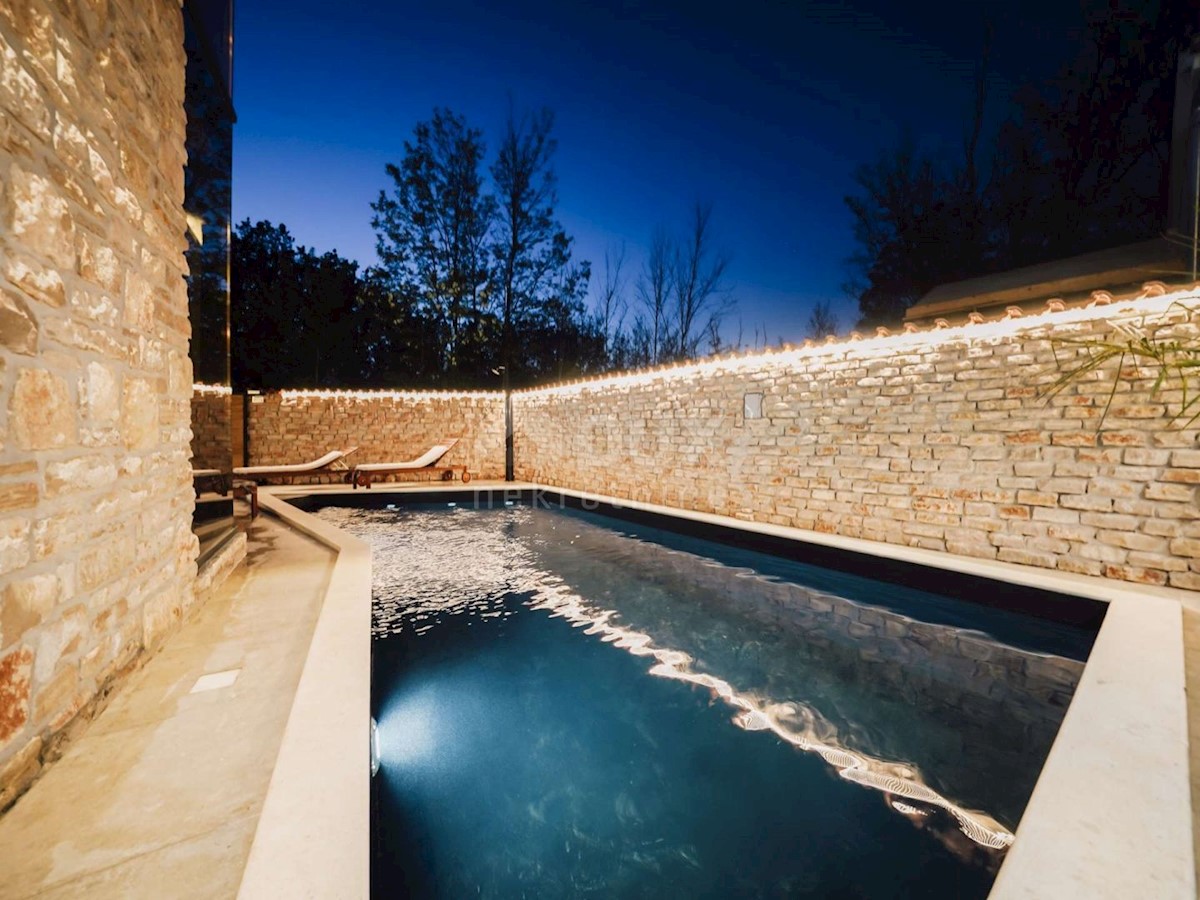 ZADAR, PRIVLAKA - Luksuzna kamnita vila z ogrevanim bazenom