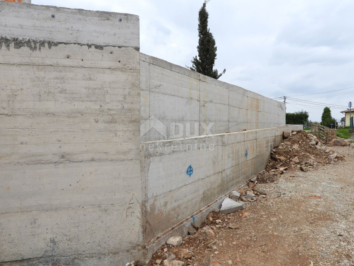 OPATIJA, POBRI - vrstna vila 214m2 s pogledom na morje + urejen vrt 150m2