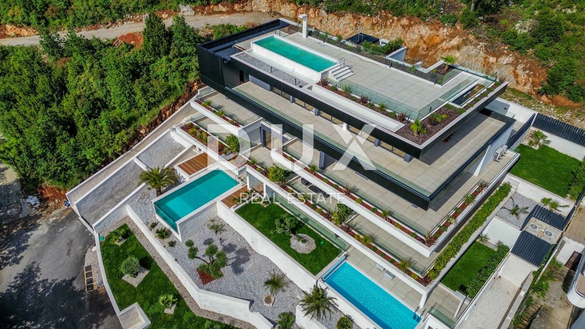 OPATIJA, CENTER - edinstven penthouse s strešnim bazenom nad centrom Opatije, garaža, panoramski pogled