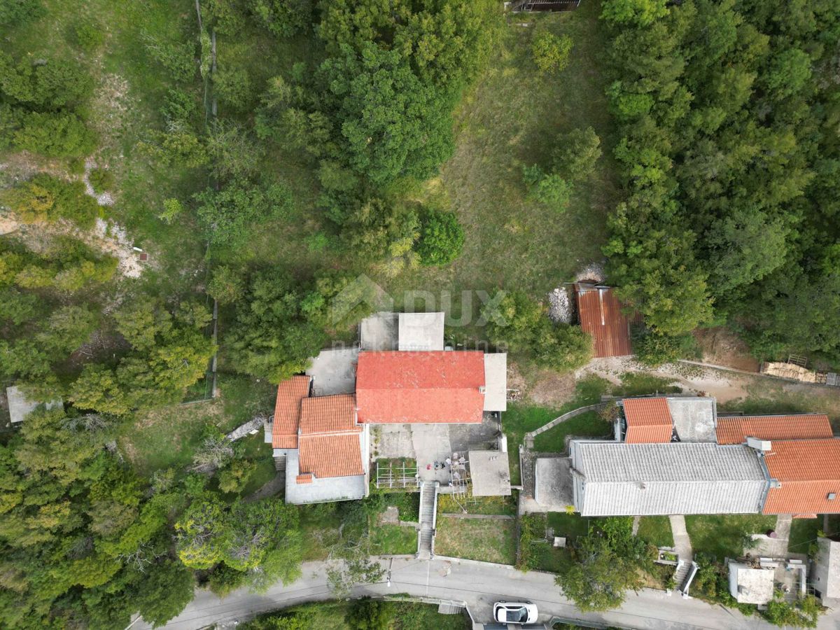 RIJEKA, HRELJIN - dvojček 150m2 s pogledom na morje + okolica 650m2