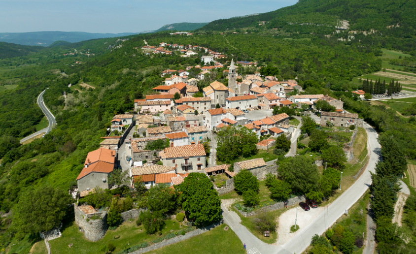 Roč, Buzet, 2.354m2