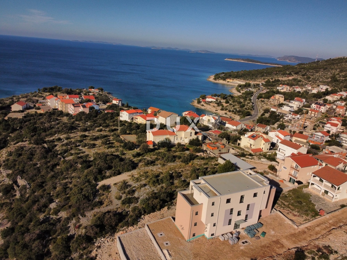 PRIMOŠTEN, DOLAC – NOVOGRADNJA! Dvosobno stanovanje s čudovitim razgledom.