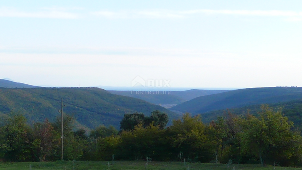 ISTRA, BARBAN - Zemljišče z veljavnim dovoljenjem in plačano komunalo, lep razgled