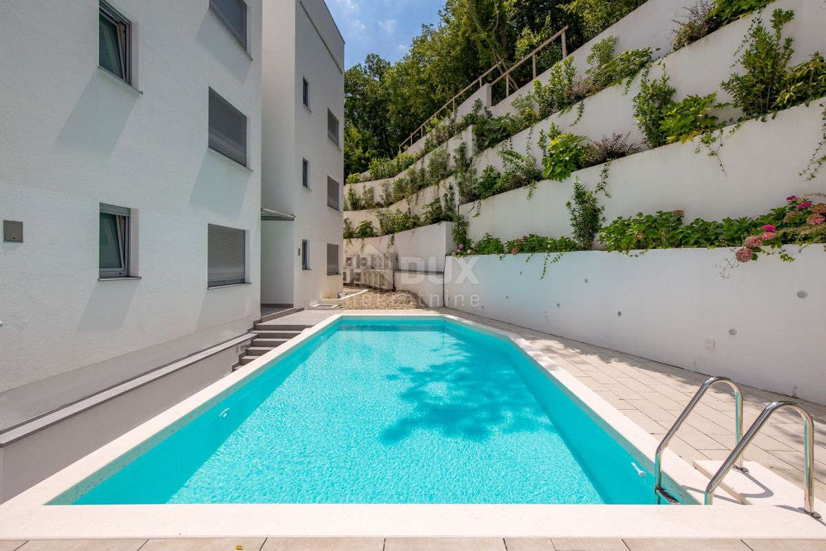 OPATIJA, CENTER - ekskluzivno stanovanje v novogradnji s pogledom na morje, skupni bazen, garaža