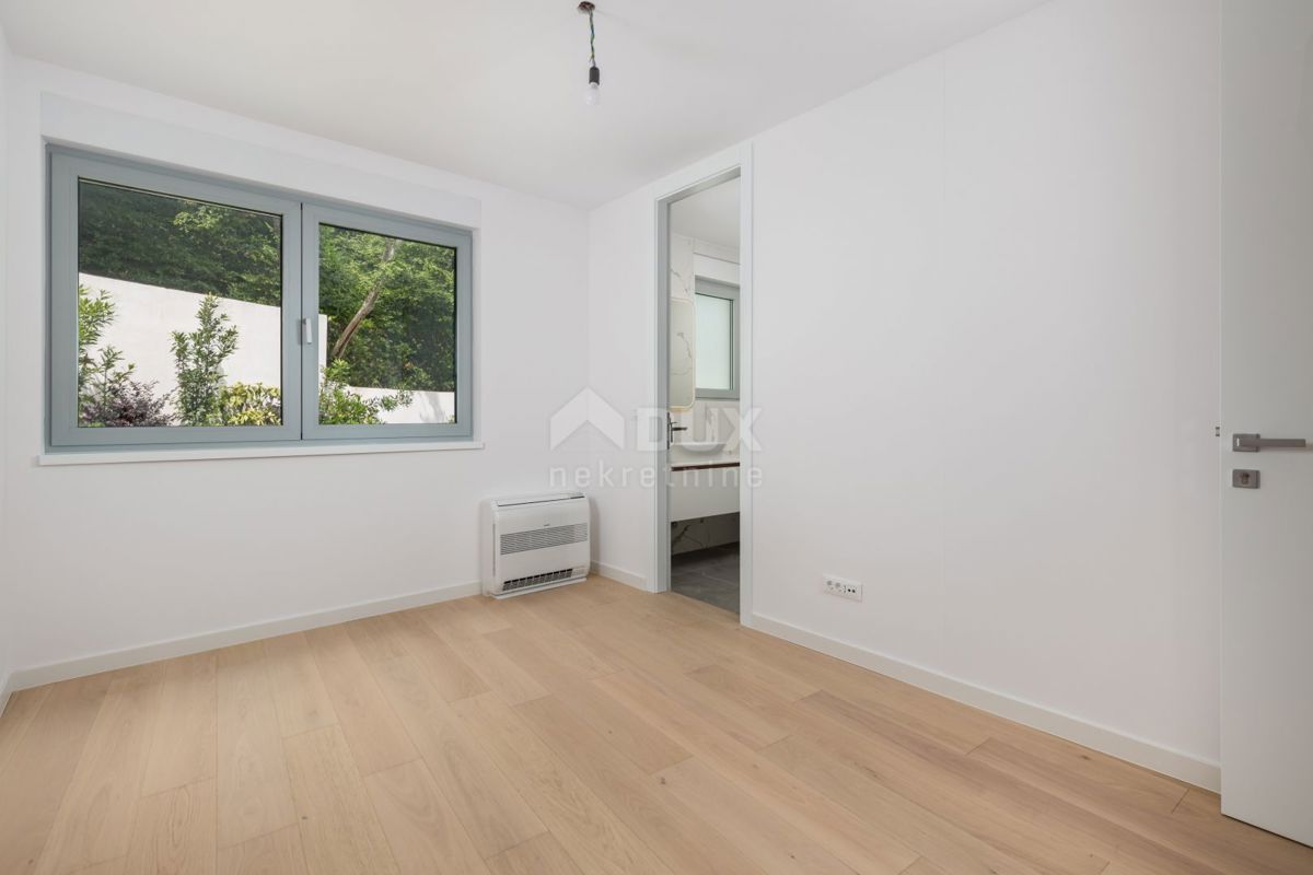 OPATIJA, CENTER - ekskluzivno stanovanje v novogradnji s pogledom na morje, skupni bazen, garaža