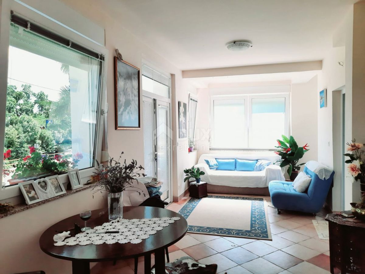 OPATIJA - etaža hiše razdeljena na dva apartmaja