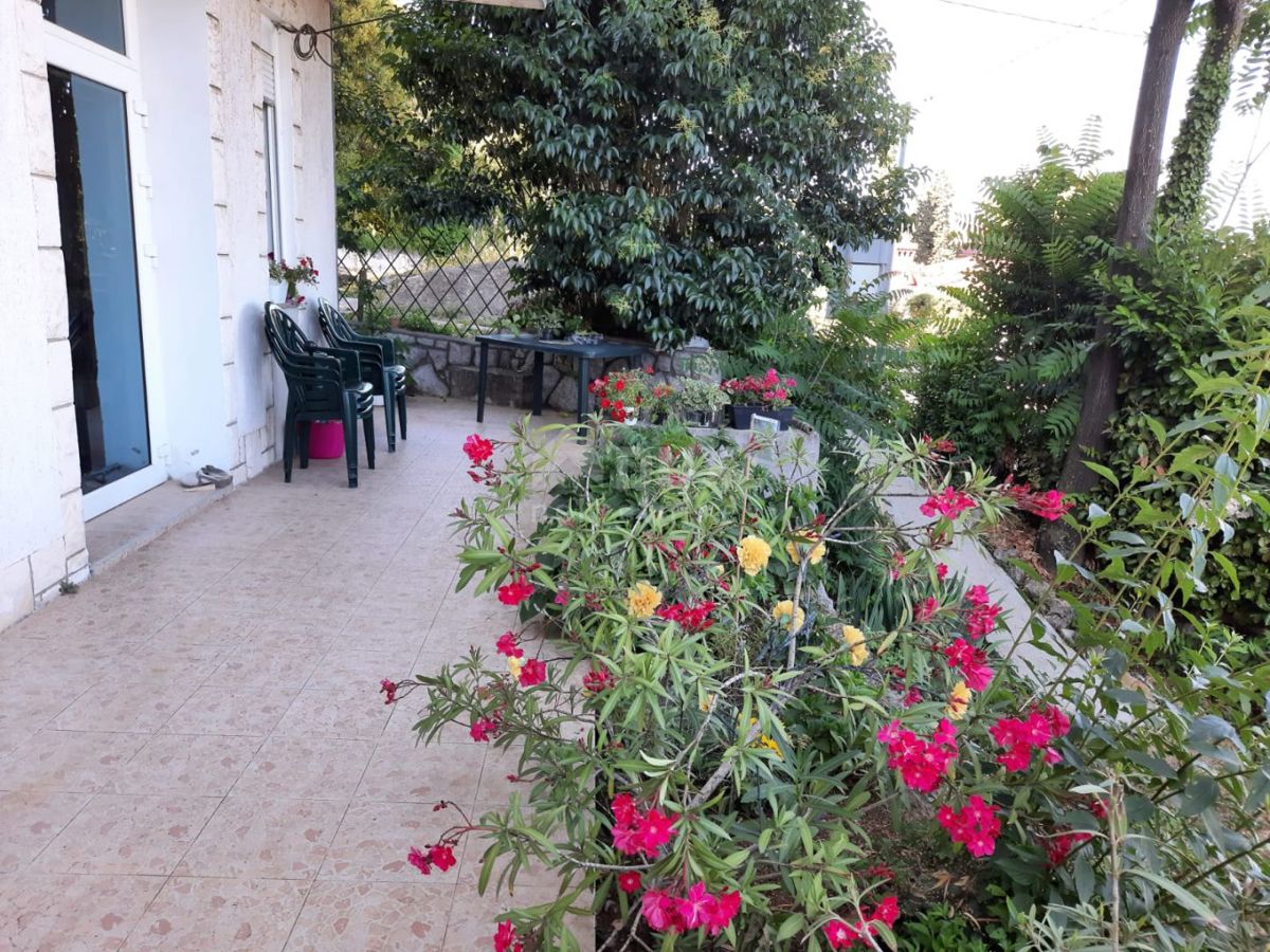 OPATIJA - etaža hiše razdeljena na dva apartmaja