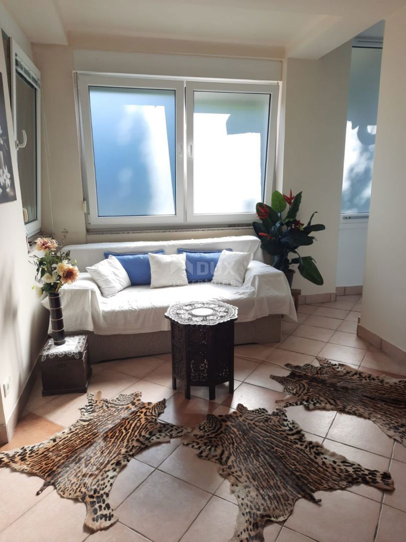 OPATIJA - etaža hiše razdeljena na dva apartmaja