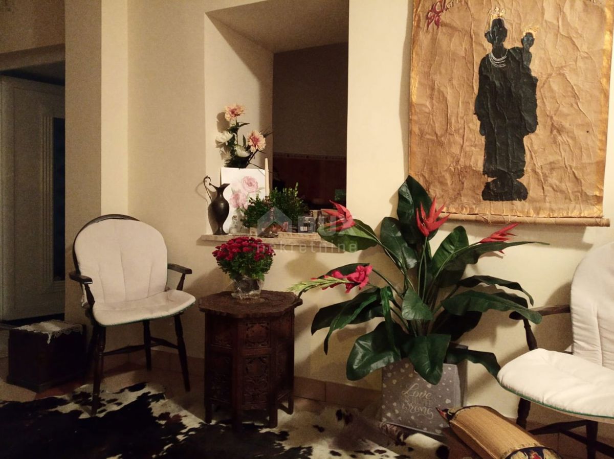 OPATIJA - etaža hiše razdeljena na dva apartmaja