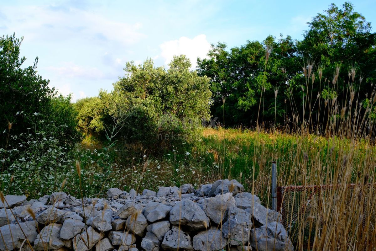 ZADAR, ZATON - Priložnost! Zemljišče obdano z luksuznimi vilami in apartmaji!