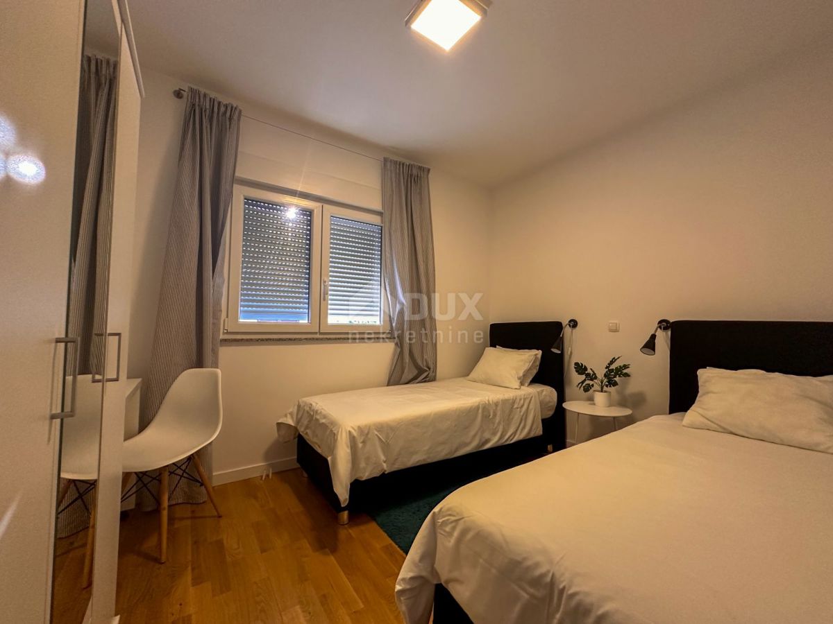 OPATIJA, MATULJI - hiša s tremi apartmaji, bazenom in pogledom na morje 