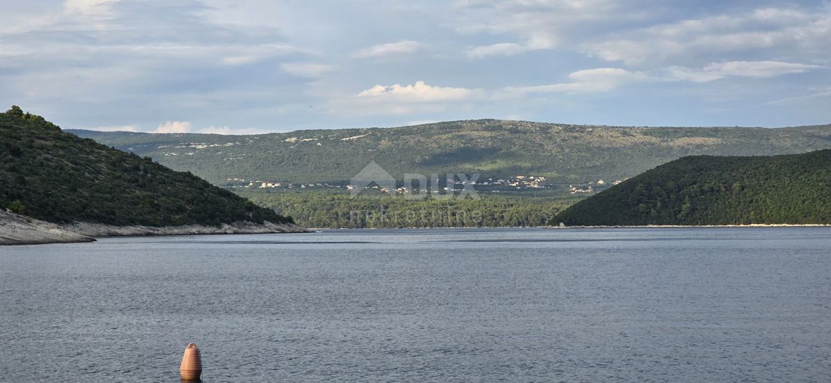 ISTRA, RAKALJ - Kmetijsko zemljišče z objektom 20 metrov od morja