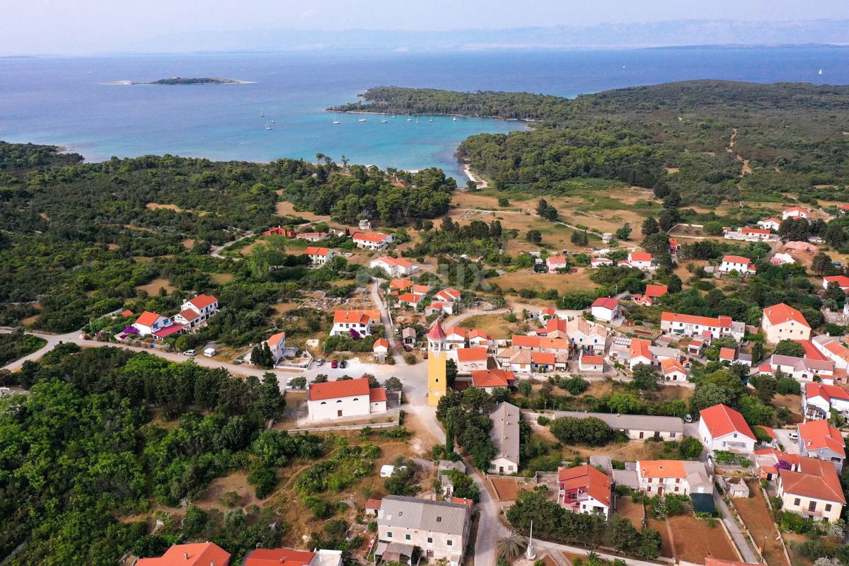 OTOK MOLAT - Investirajte v sredozemske sanje: Ekskluzivna ponudba štirih kamnitih hiš na Molatu - Idealno za pobeg v mir in naravo!