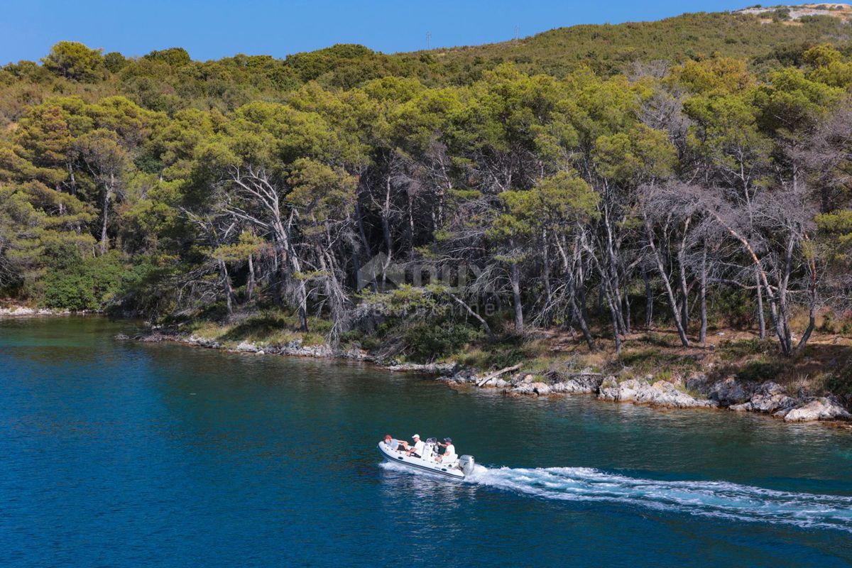 OTOK MOLAT - Investirajte v sredozemske sanje: Ekskluzivna ponudba štirih kamnitih hiš na Molatu - Idealno za pobeg v mir in naravo!