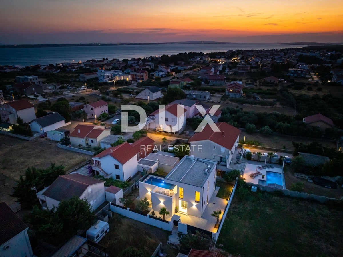 ZADAR, VRSI - moderna novogradnja z bazenom