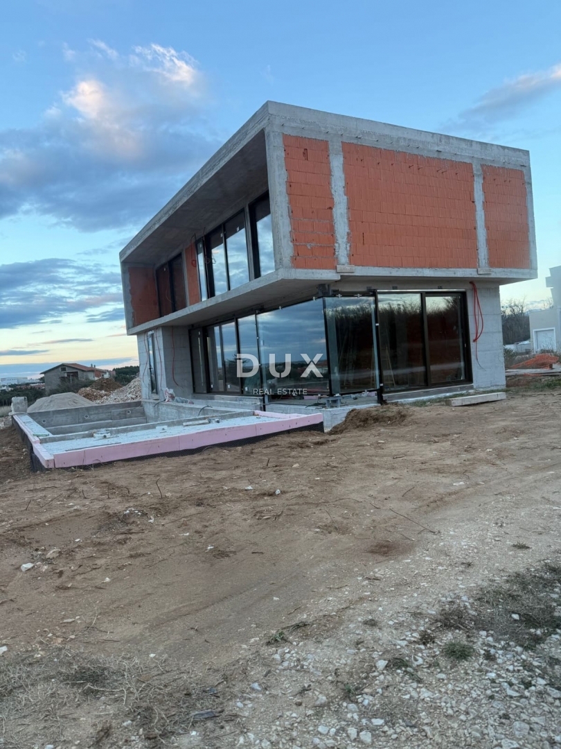 ZADAR, VRSI - Ekskluzivna naložbena priložnost: luksuzna vila s 5 zvezdicami z ogrevanim bazenom in pogledom na morje