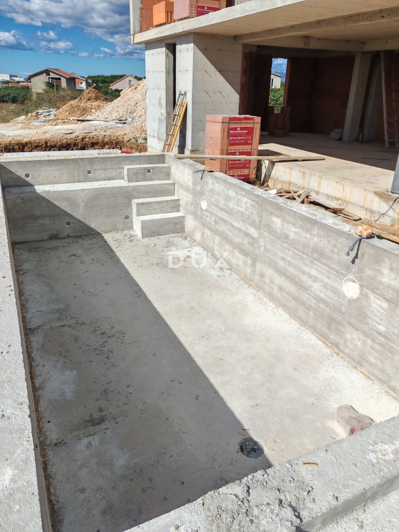 ZADAR, VRSI - Ekskluzivna naložbena priložnost: luksuzna vila s 5 zvezdicami z ogrevanim bazenom in pogledom na morje