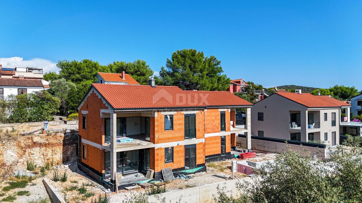 MALI LOŠINJ, ARTATORE - Apartma 2 spalnici + kopalnica v 1. nadstropju v novogradnji 250m od privlačnega zaliva